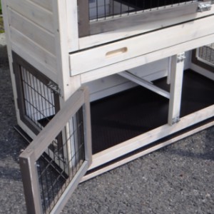 A plywood base plate feels more comfortable than cold paving or bare ground