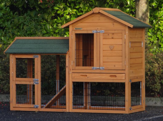 Rabbit hutch Prestige Small with insulation kit and chewprotection