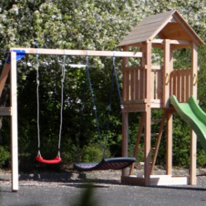 Play equipment Kiosk is extended with an additional swing