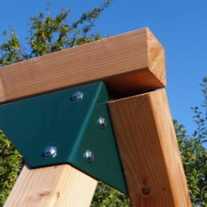 The Success low add-on swing consists of a sturdy wooden structure