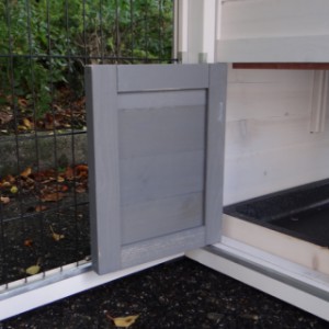The rabbit hutch Double Small has a lockable sleeping compartment