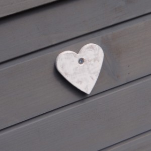 Loving detail of the guinea pig hutch Double Medium