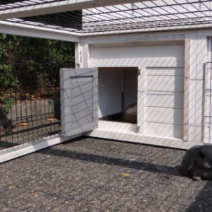 The guinea pig hutch Double Small is extended with a Multirun
