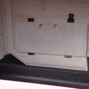 Rabbit hutch Regular Small has a lockable ramp
