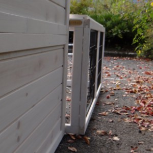 The opening of the Multirun is slightly larger than the opening of the Regular Small