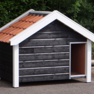The dog house Snuf is made of impregnated spruce wood