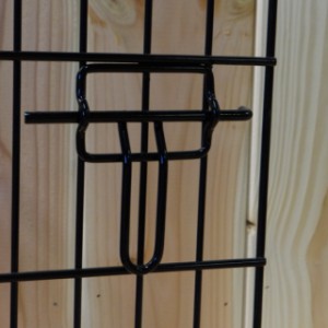 The Strong S dog crate is equipped with a sturdy hook latch