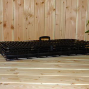 The dog cage Strong L is easily foldable