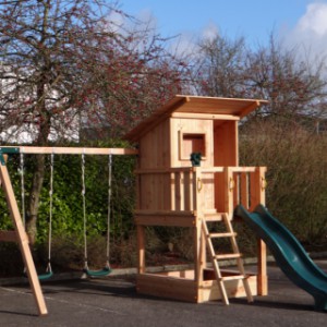 Playground Beach hut comes with assembly materials and clear assembly instructions