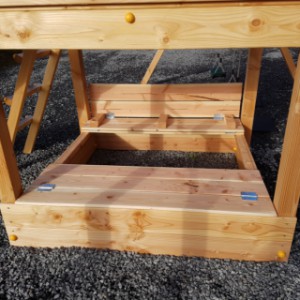 Sandbox cover Luxe has 2 folding benches; 1 with backrest and 1 without